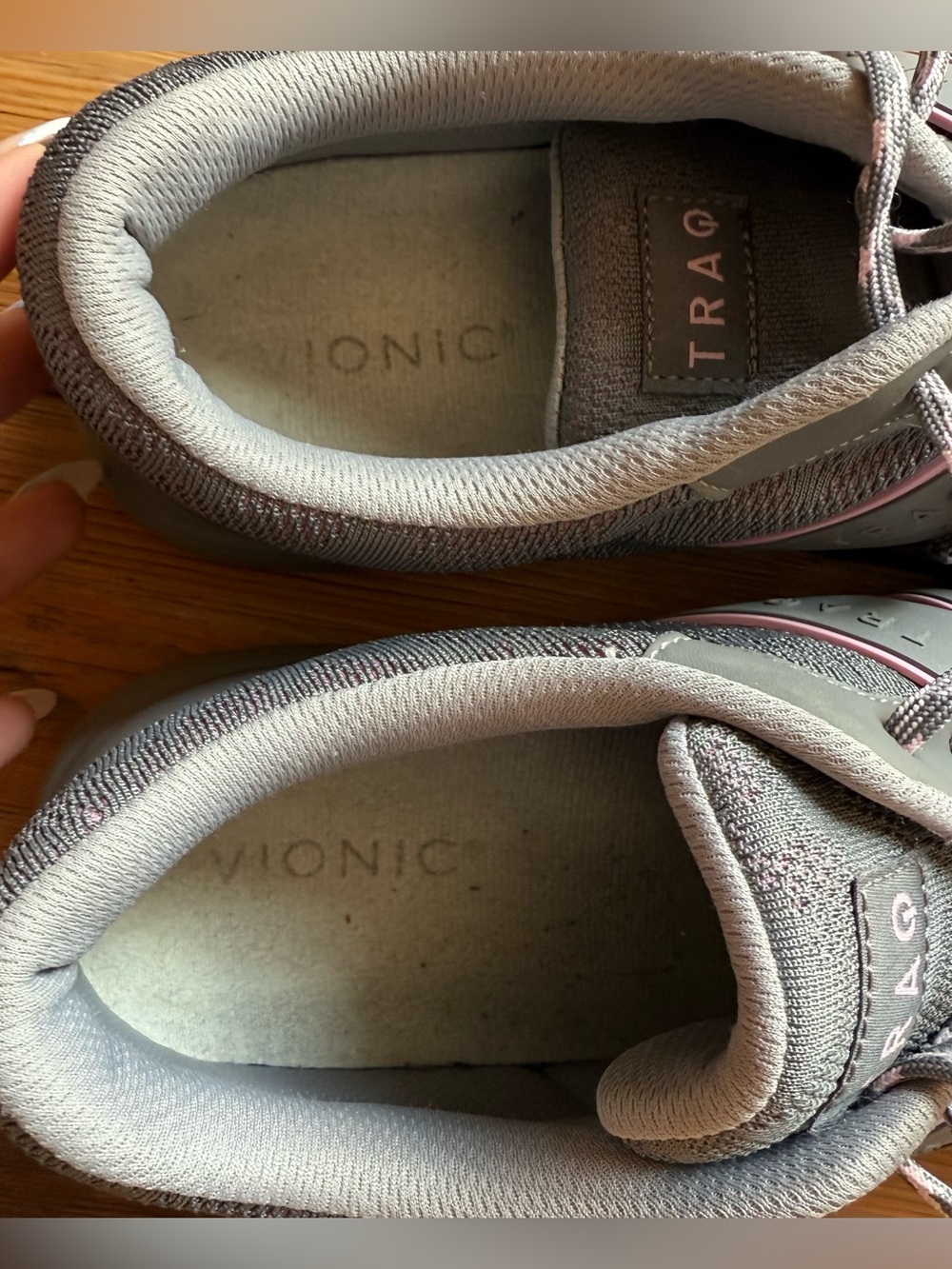 Grey Vionic sneakers - Picture 3 of 5